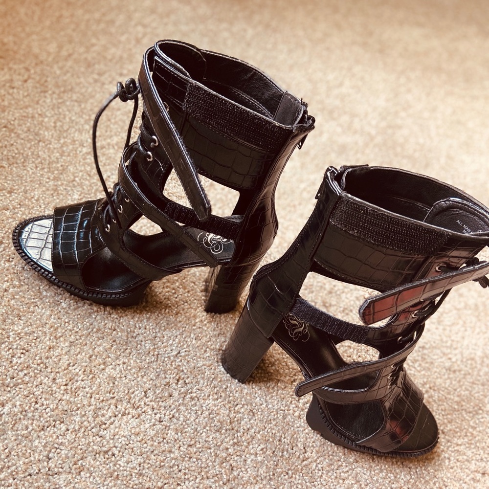 Gladiator High Heel - image 6